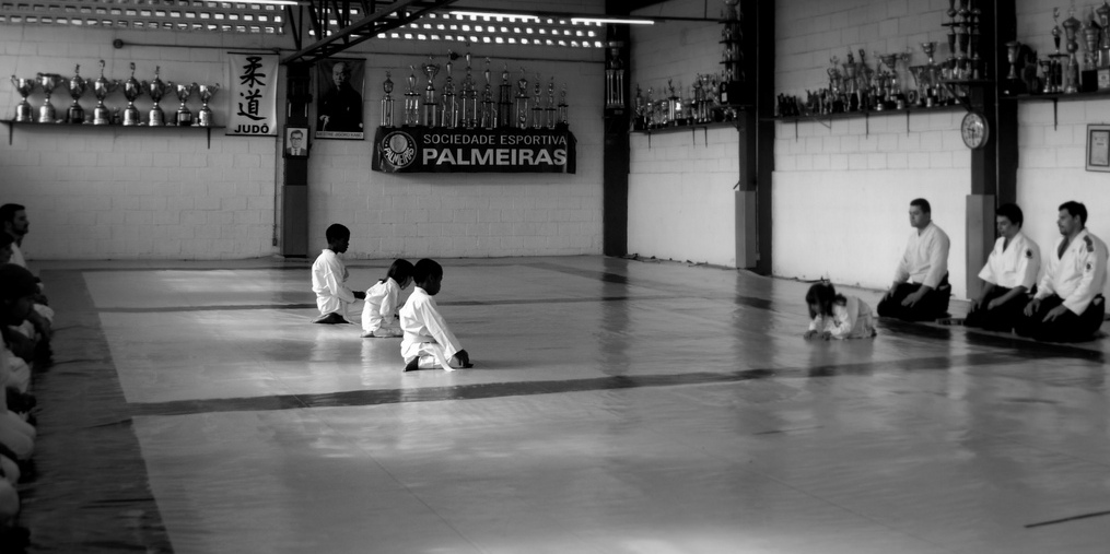 Exame crianças no Nintaikan Dojo